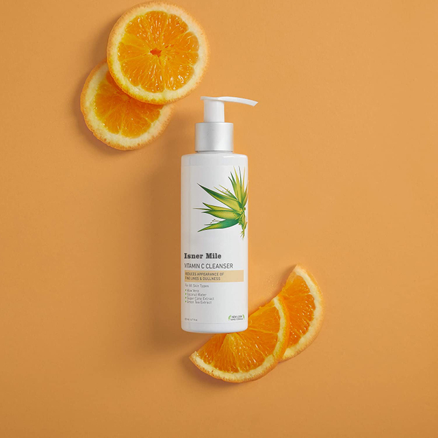 Isner Mile OEM/ODM Private Label Natural Vitamin C Face Wash Breakout Blemish Wrinkle Reducing Exfoliating Skin Facial Cleanser